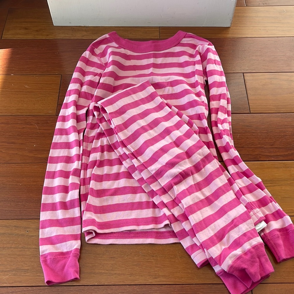 Hanna Andersson pajamas size 150